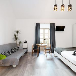 H2M Hiniestrosa Studio French Balcony Aacc Wifi