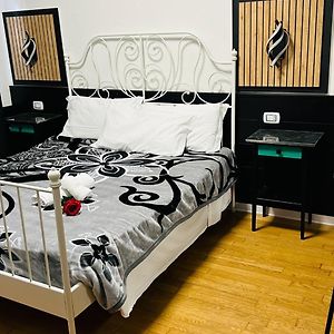 Appartement à 3 Chambres à Coucher aux Étages Supérieurs