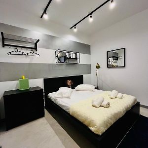 Poseidon Suite By Zeussuites