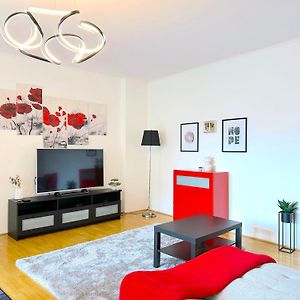 Spacious 3-Bedroom With Balcony & Free Parking