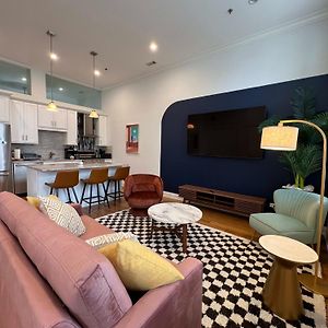 Chic 1 Bedroom W Parking