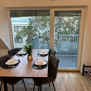 Appartement à 2 Chambres à Coucher