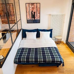 Chic Apartment In Historic Koneser Area