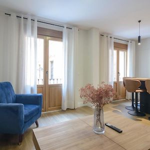 Appartement à 3 Chambres à Coucher