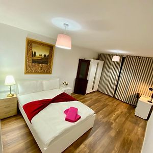 Appartement à 3 Chambres à Coucher