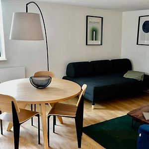 Appartement à 2 Chambres à Coucher