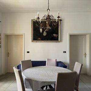 Appartement à 3 Chambres à Coucher