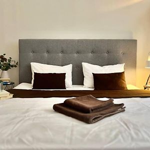 Beautiful New Town Apartment