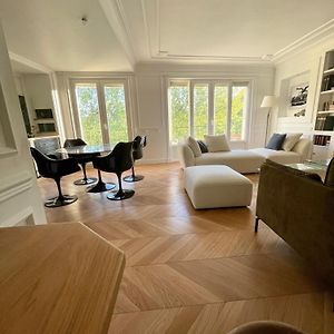 Appartement à 2 Chambres à Coucher