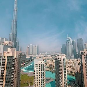Luxurious 1-Bed, 2-Bath With Burj Khalifa Views