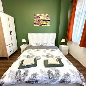 Yellowhouse Room 2