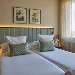 Suite à 2 Chambres à Coucher Lit King-Size