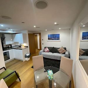 Appartement de Luxe à 2 Chambres à Coucher
