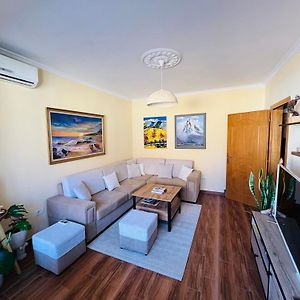 Cozy Central Apartment