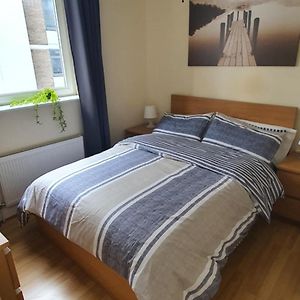 Double Room&Private Bath Near The Square Mile