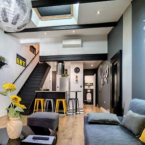 Grand Duplex - Parking Prive - Centre - Calme