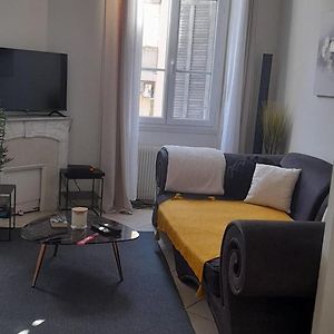 Appartement à 2 Chambres à Coucher