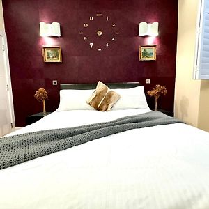 2 Bedroom Apartment In Central London South Kensington By Wild London