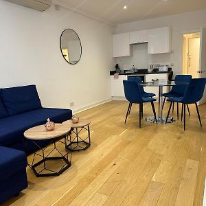 2A Soho Studios By Indigo Flats Sleeps 4