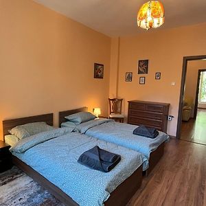 Appartement à 2 Chambres à Coucher