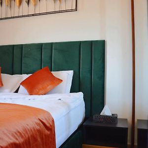 Stylish Moroccan Apartment Near Majorelle Garden, Wi-Fi, Free Airport Shuttle