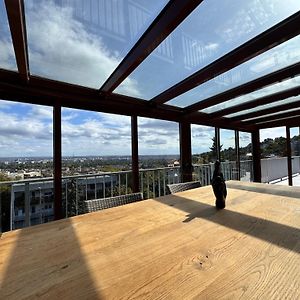 Luxury Penthouse On Rosehill With Free Garage