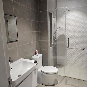 Appartement de Luxe à 2 Chambres à Coucher