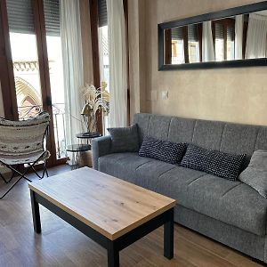 Appartement de Luxe à 1 Chambre à Coucher