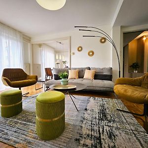 Appartement à 3 Chambres à Coucher