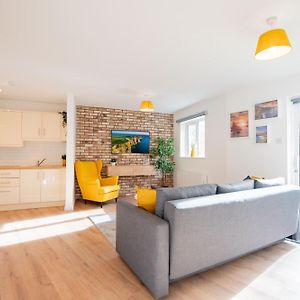 City Centre Escape With Large Terrace, Sleeps 7