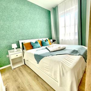 Margaret Apartment Next To The Lukacs Spa With Panorama Danube