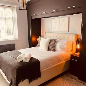 Three Bedroom House In Manchester