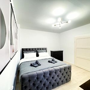 Appartement à 2 Chambres à Coucher