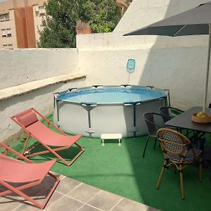 Casa Con Jardin, Aparcamiento