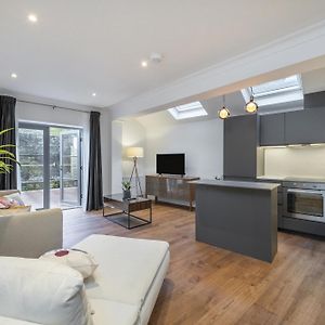 Luxury 2Bedroom And 2Bathroom Flat With Patio Central London!