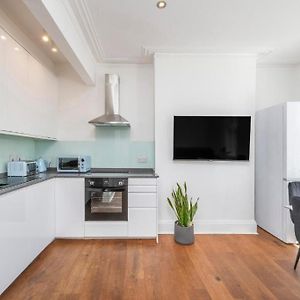 Appartement Luxe à 4 Chambres à Coucher