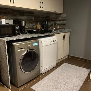 Appartement à 3 Chambres à Coucher