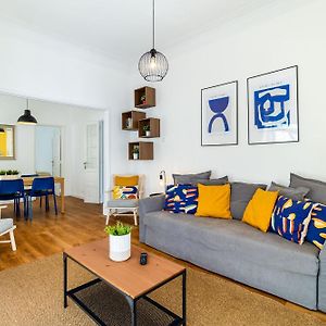Chagas 17 By Central Hill Apartments
