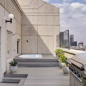 1804 Franklin 3-Bed Penthouse With Rooftop Jacuzzi