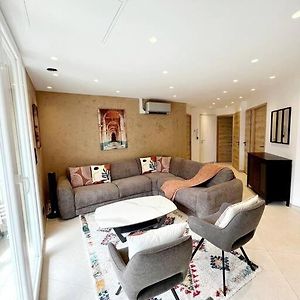 Appartement à 3 Chambres à Coucher