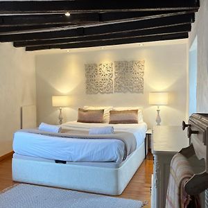 Very Charming Apartment Overlooking S Jorge Castel