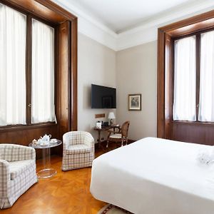 Chambre Romantique Lit King-Size