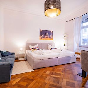 Appartement à 2 Chambres à Coucher