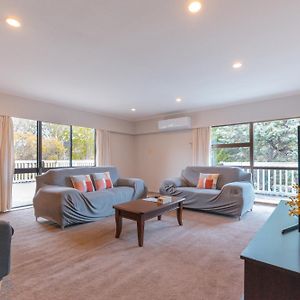 Remuera Spacious Holiday Home