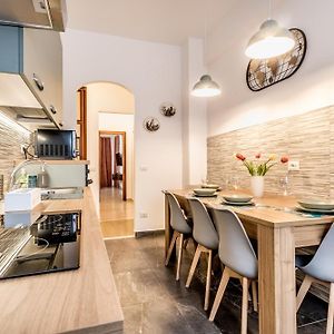 Appartement à 3 Chambres à Coucher