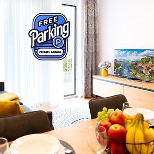 Masarykova Residence - Modern 1-Bedroom In City Center & Free Parking