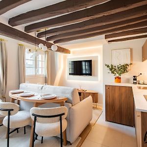 Super Central - Marais Designer One-Bedroom - Free Parking