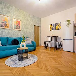 Fluidity - Refined 2Br Retreat In City Center