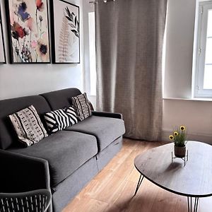 Studio Lit King-Size