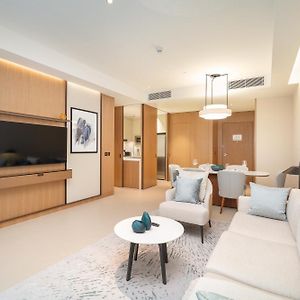 Appartement à 3 Chambres à Coucher aux Étages Supérieurs